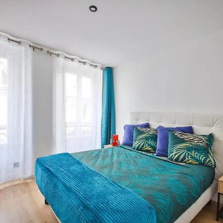 Lovely For 6, Metro At 160m ! Apartment Paris